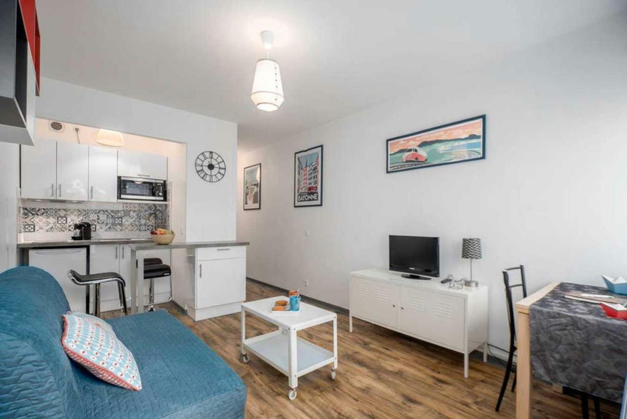 Bayonne Et Anglet A Pied - Terrasse Bois Privativeアパートメント エクステリア 写真